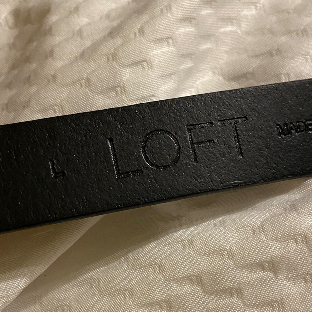 LOFT Black Leather Belt with Antique Gold Buckle - Picture 2 of 3